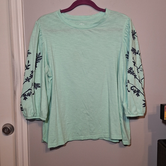 St. John's Bay Tops - St. John's Bay Mint Green Top With  Navy Floral 3/4 Length Puff Sleeves
